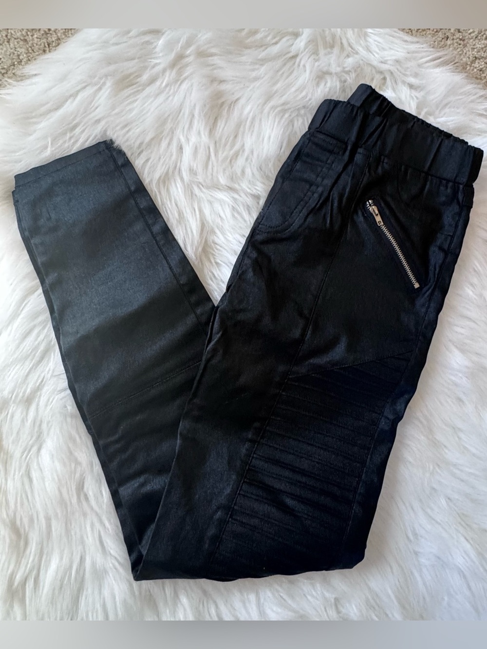 Umgee Size Small Black Women’s Moto-Style Pleather pants with Zip Pockets - Picture 9 of 9